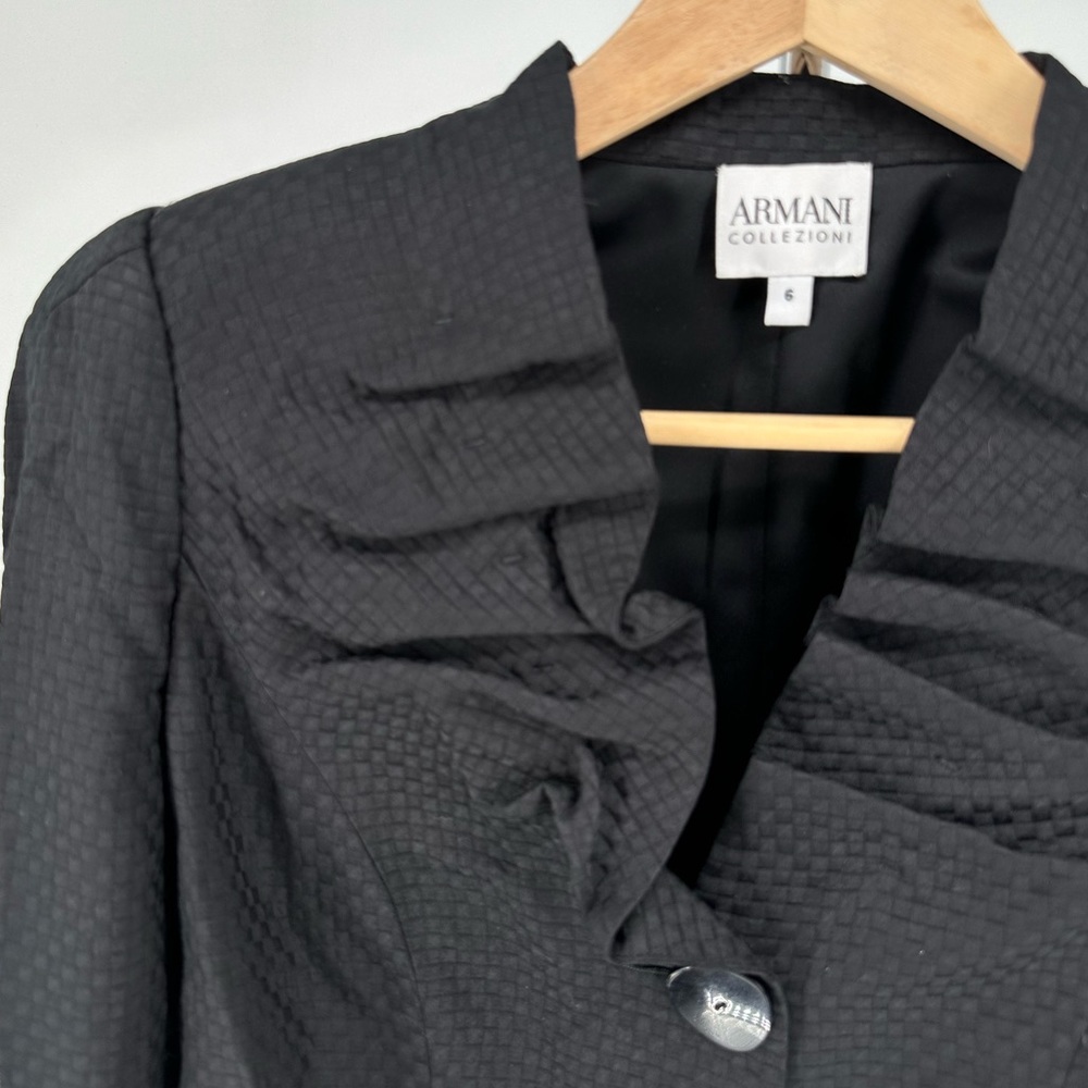 Armani Collezioni Black Ruffle Pleat Collar 90’s Vintage Button Jacket size 6 - Picture 3 of 11